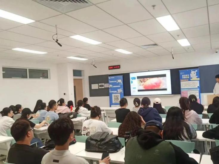 融匯中西，共創未來 青島黃海學院國際商學院的教育文化交流之路